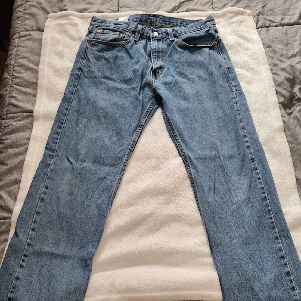 Mens Levi 505 - 34x32 regular fit